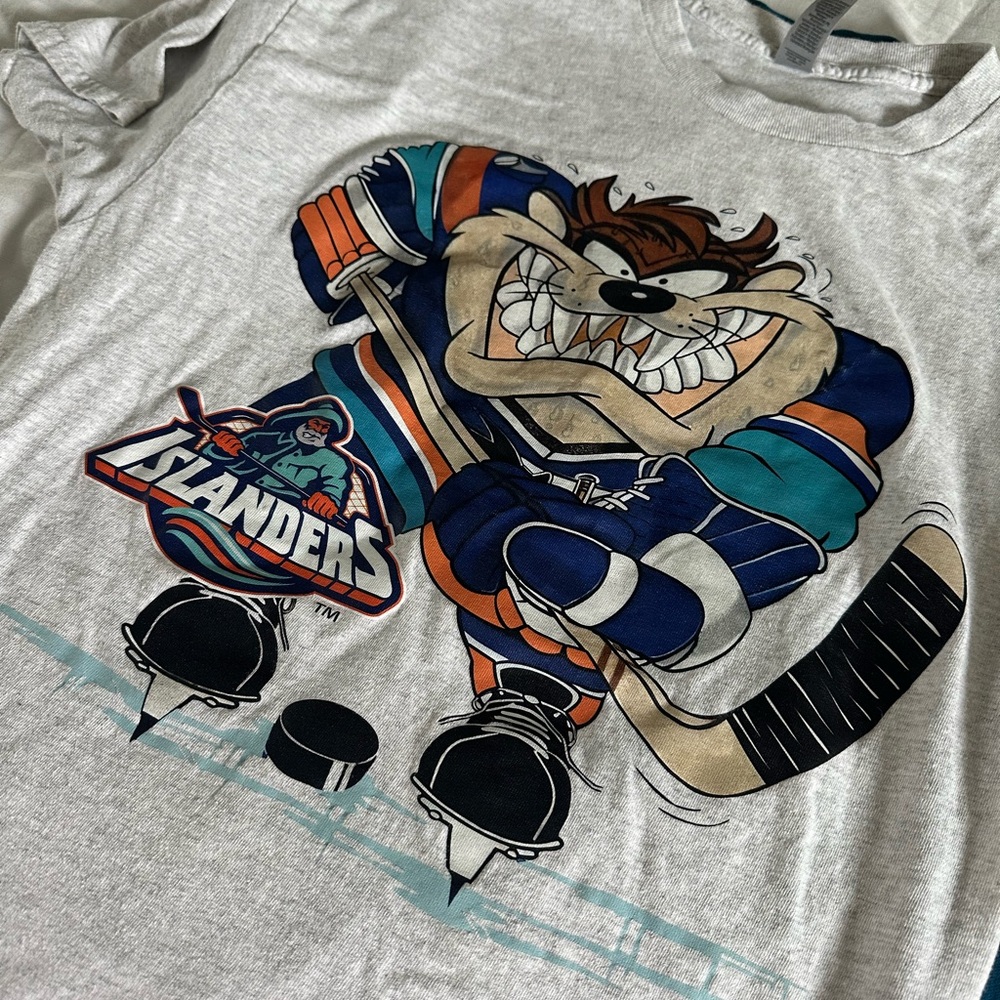 New York Islanders (NYI) x Looney Tunes T shirt